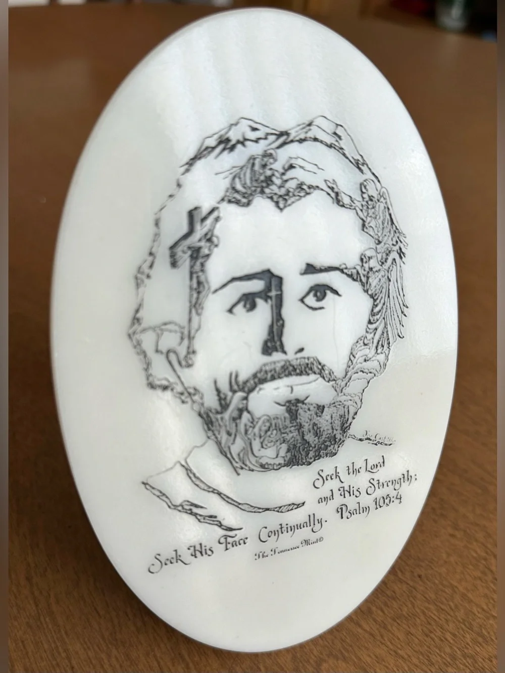 The Face Of Christ Etched Oval Stone Joe Castillo Tennessee Mint Cross